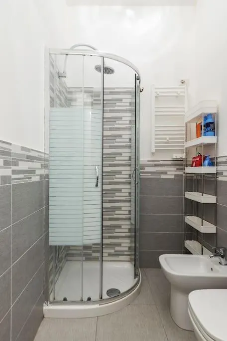 Da Francesco - Ampio Monolocale Soppalcato Apartment Milan 0*,  Italy